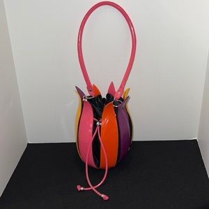 Handbag from Amsterdam in a tulip shape.